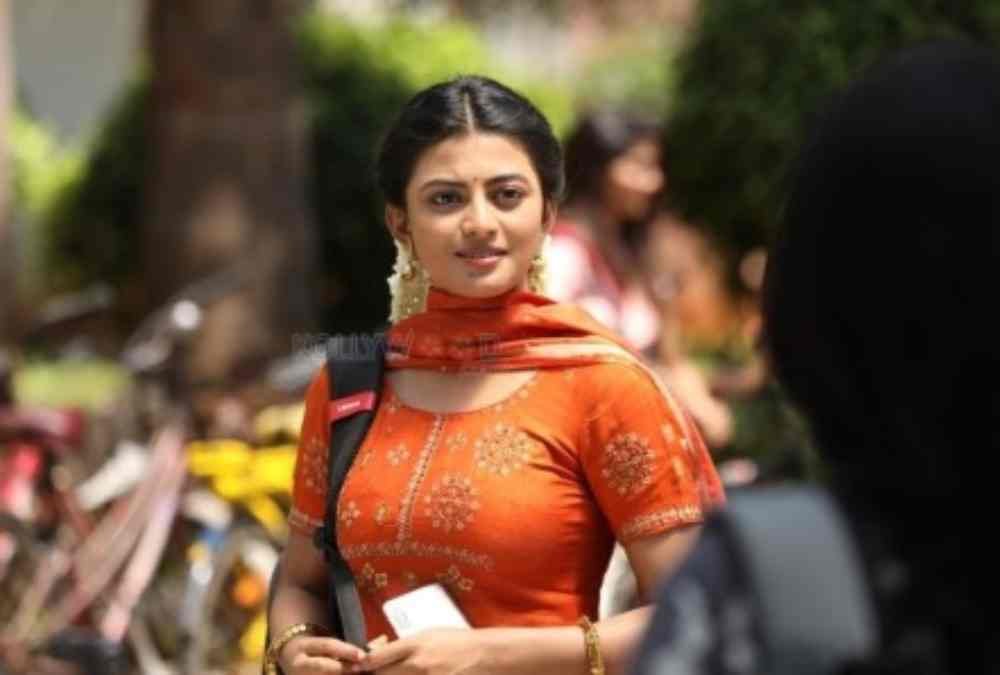 Anandhi Wiki, Biography, Movies, Family, Husband, Images, Age
